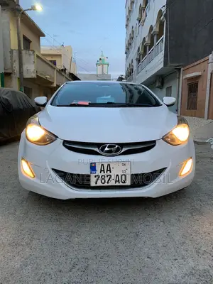 Hyundai Elantra Limited Sedan FWD (1.8L 4cyl 6A) 2013 Blanc