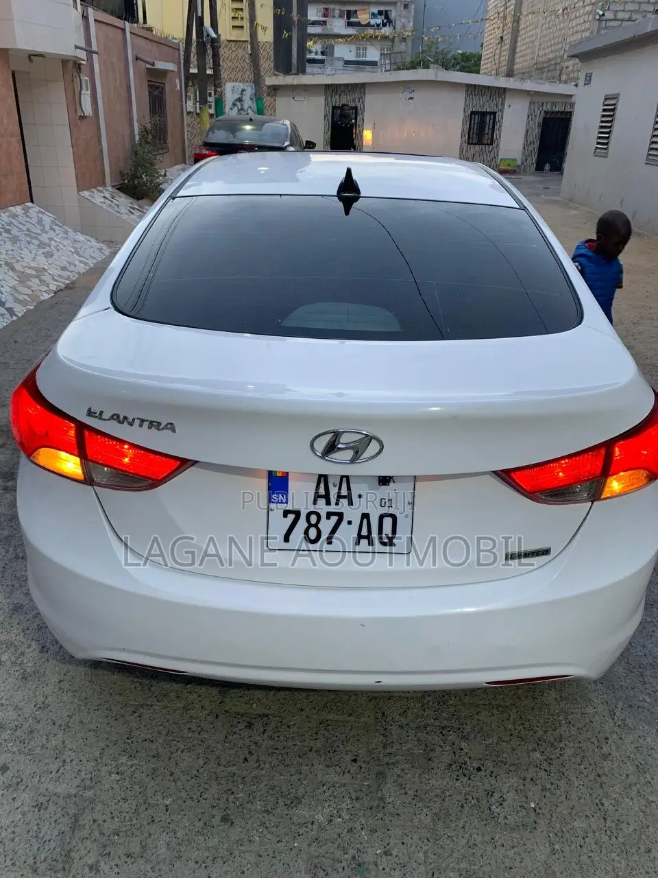 Hyundai Elantra Limited Sedan FWD (1.8L 4cyl 6A) 2013 Blanc