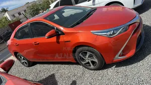 Toyota Corolla 2018 Orange