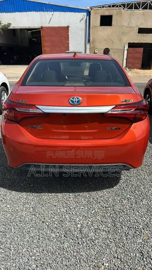 Toyota Corolla 2018 Orange