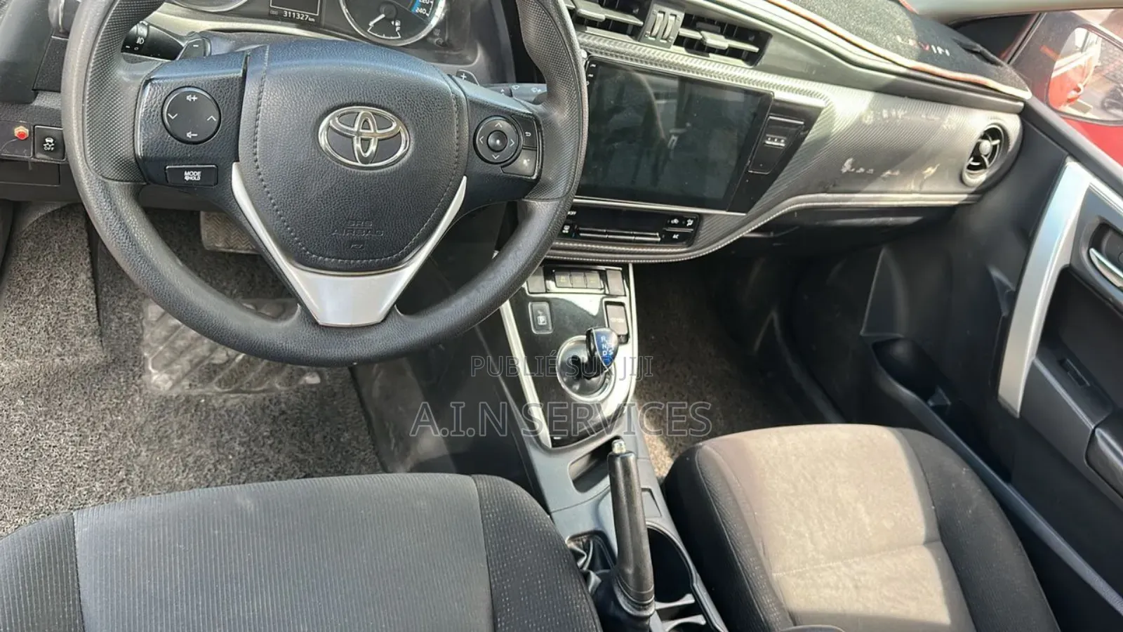 Toyota Corolla 2018 Orange