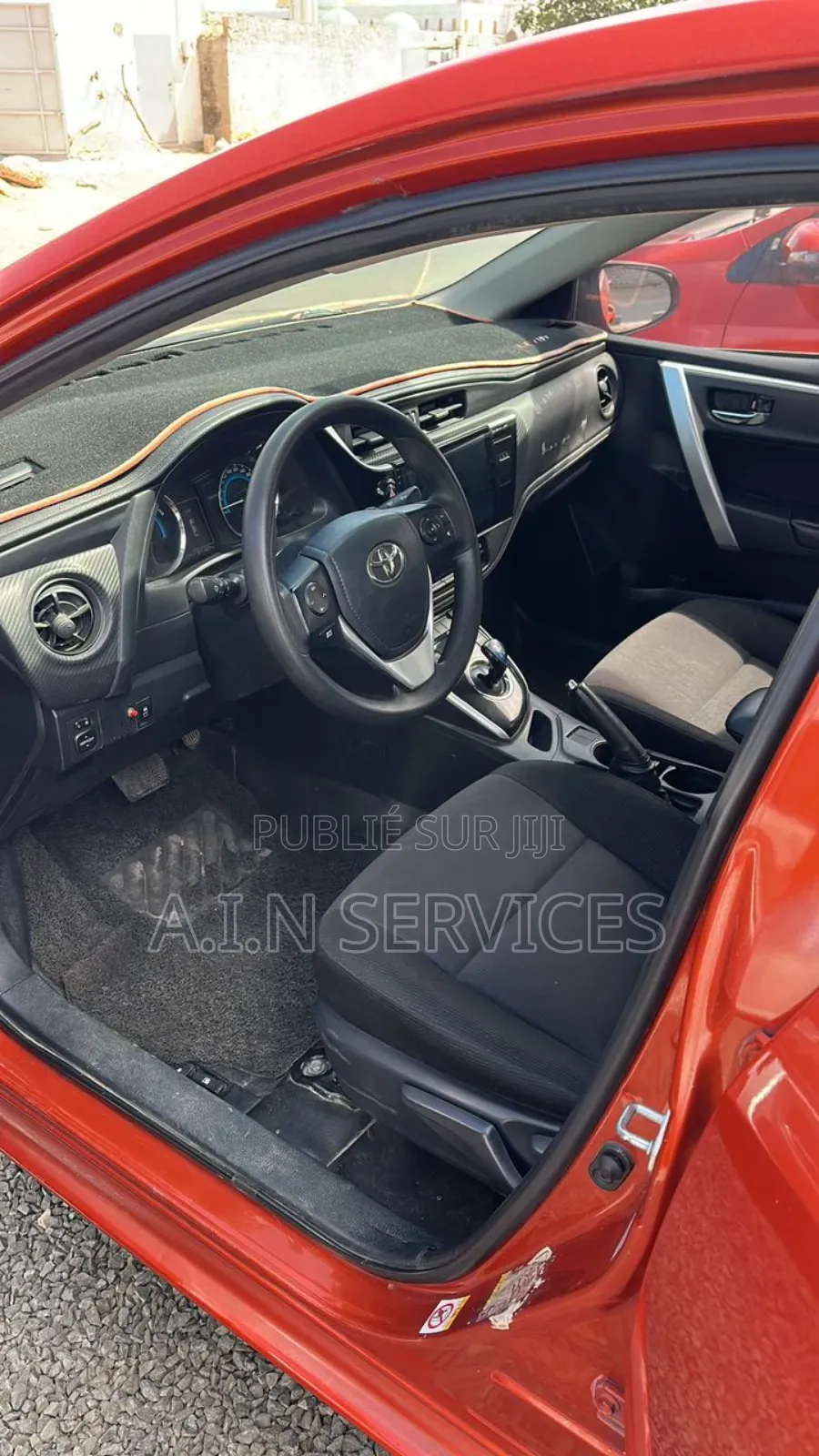 Toyota Corolla 2018 Orange