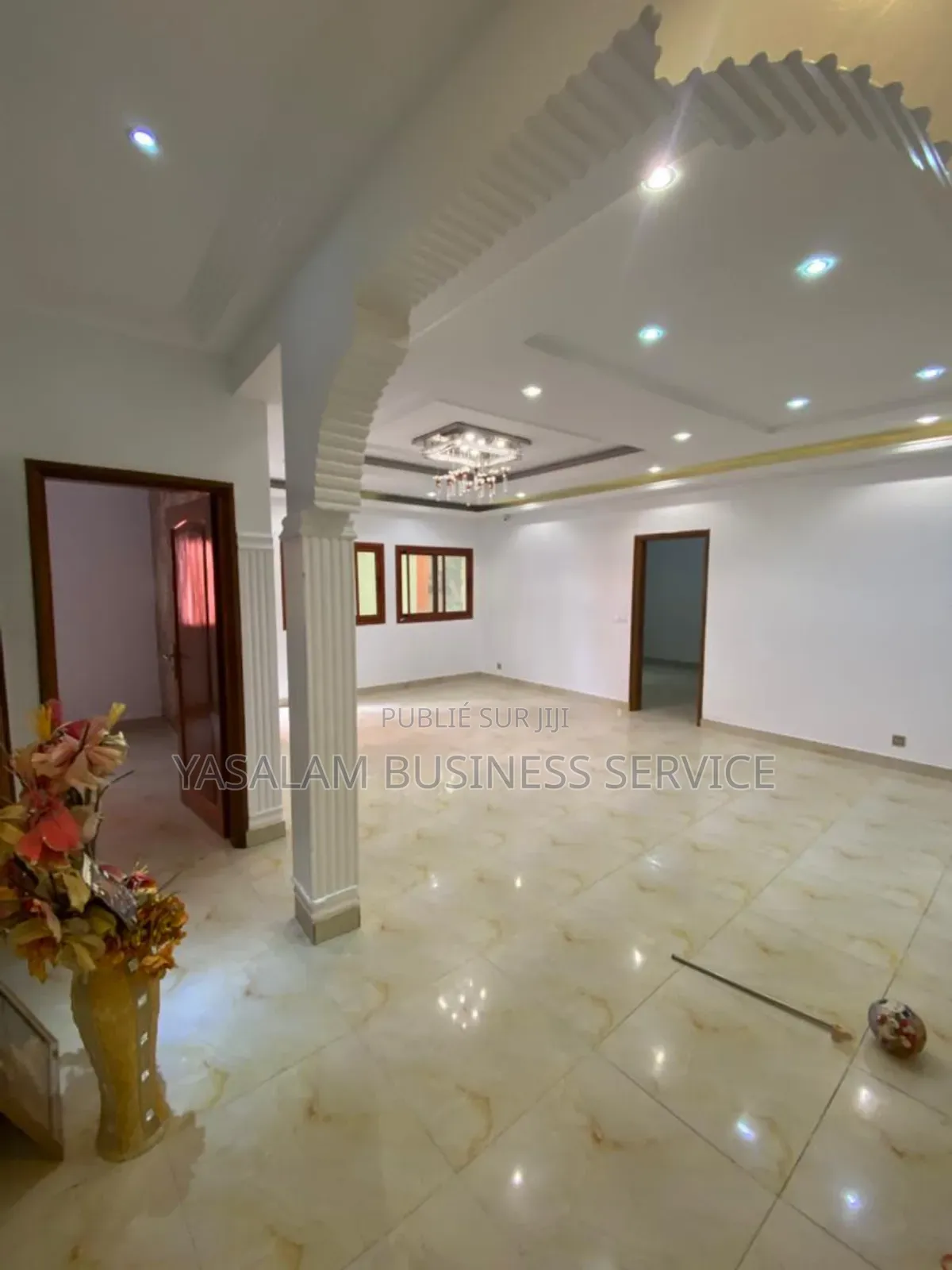 5chbre Duplex dans Yasalam Business, Mermoz Sacré-Cœur à Louer