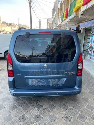 Peugeot Partenaire 2016 Blue