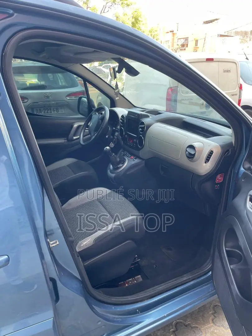 Peugeot Partenaire 2016 Blue