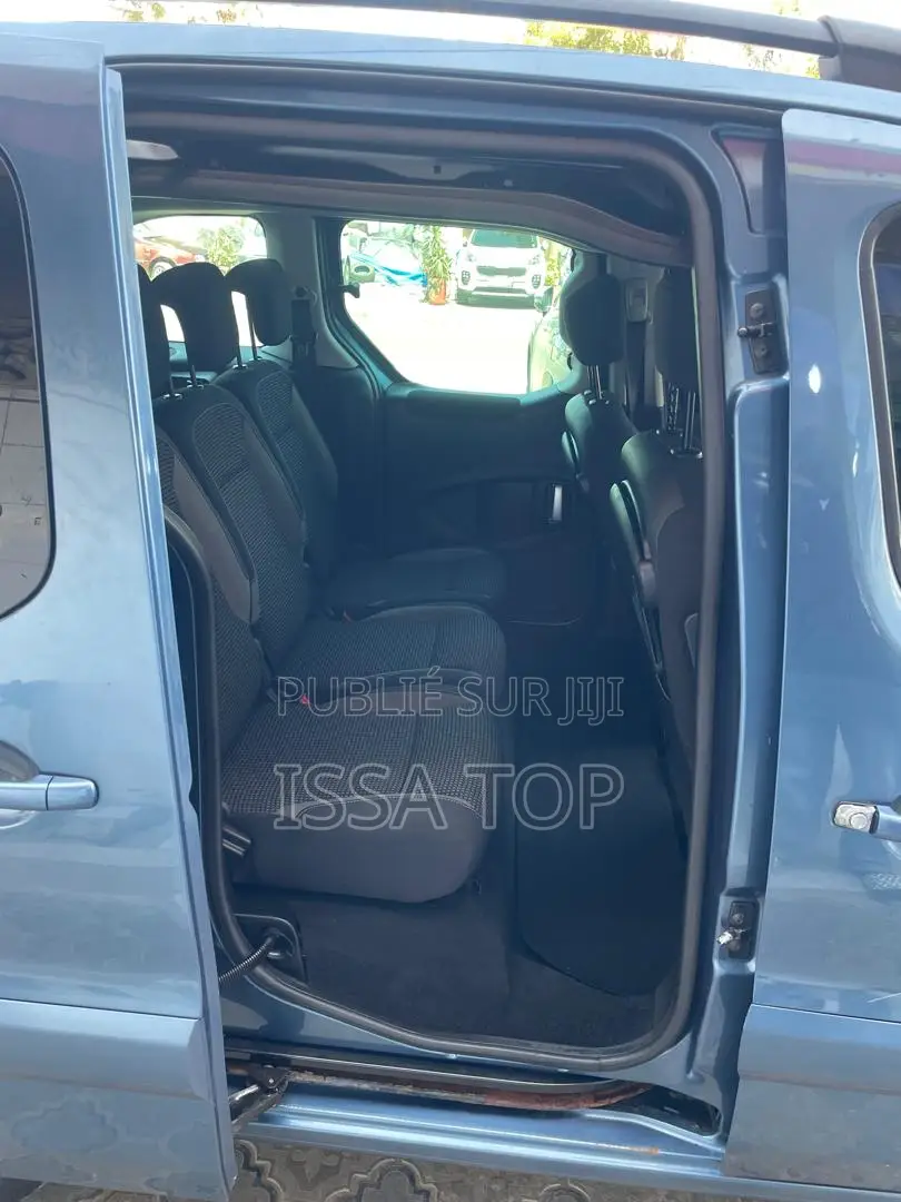 Peugeot Partenaire 2016 Blue