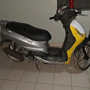 Peugeot Tweet 2010 Jaune