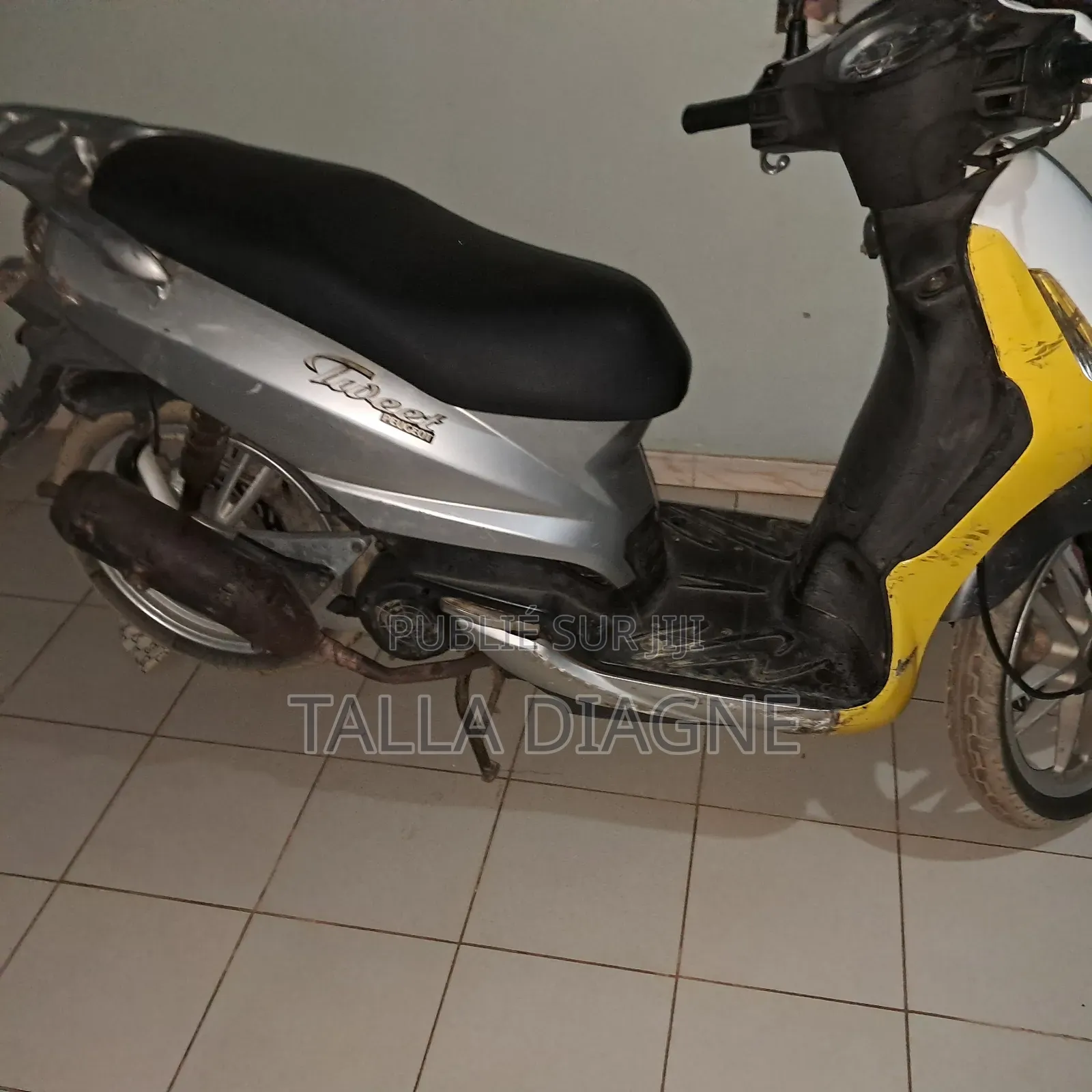 Peugeot Tweet 2010 Jaune