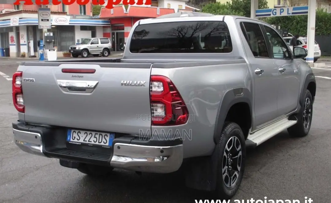 Toyota Hilux 2023 Gris