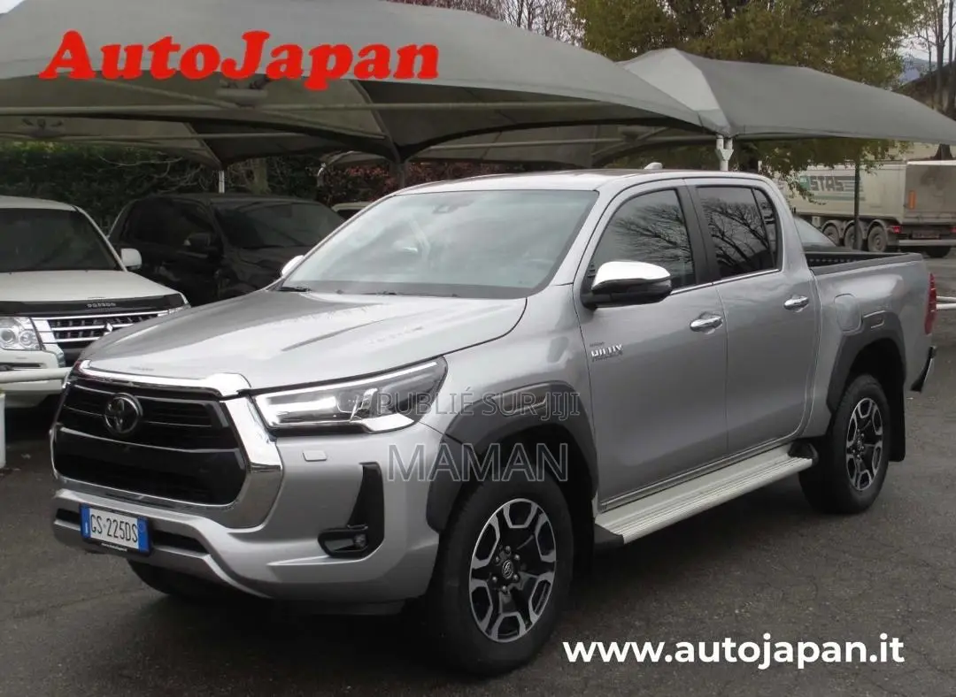 Toyota Hilux 2023 Gris