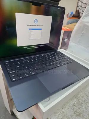 New Apple MacBook Air 2025 M4 13-Inch 16GB Apple M4 SSD 256GB