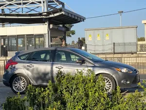 Ford Focus S 4dr Sedan (2.0L 4cyl 5M) 2014 Gris