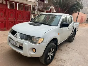Mitsubishi L200 2014 Black
