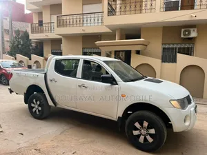 Mitsubishi L200 2014 Black