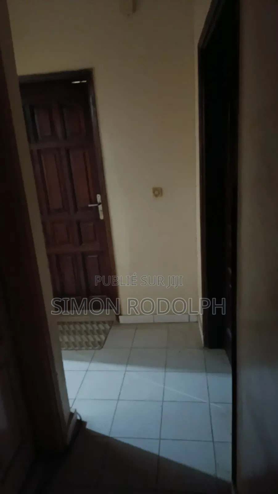 Furnished 1chbre Chambre et salon dans Fann-Point E-Amitié à Louer