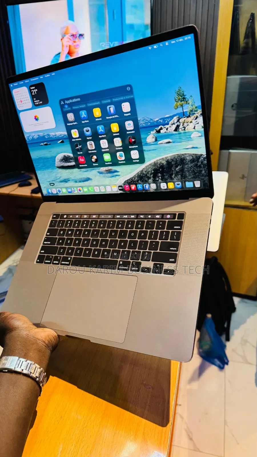 New Apple MacBook Pro 2019 16GB Intel Core I7 SSD 512GB