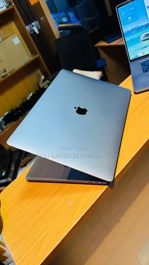 New Apple MacBook Pro 2019 16GB Intel Core I7 SSD 512GB