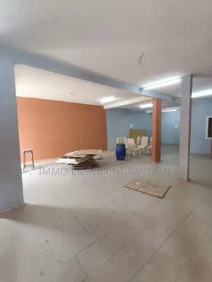 Dépôt 120m2 À Louer Sis À Mermoz VDN