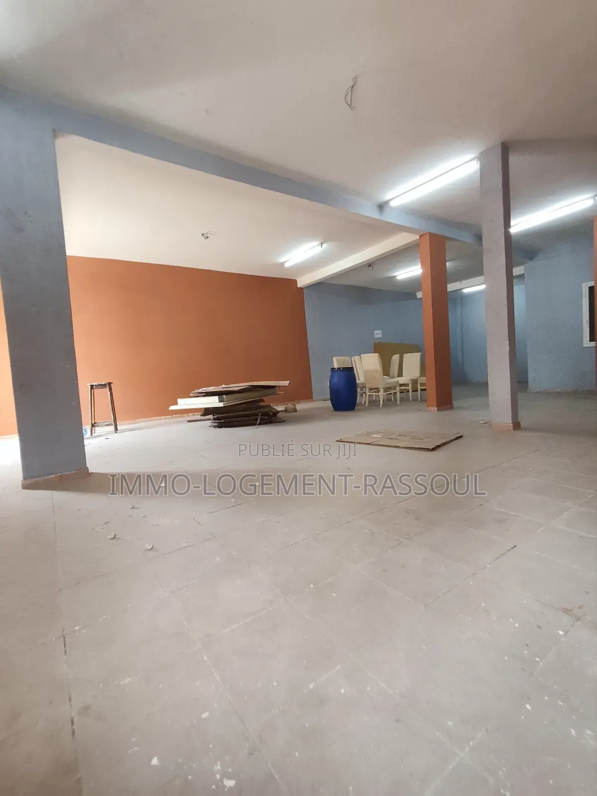 Dépôt 120m2 À Louer Sis À Mermoz VDN