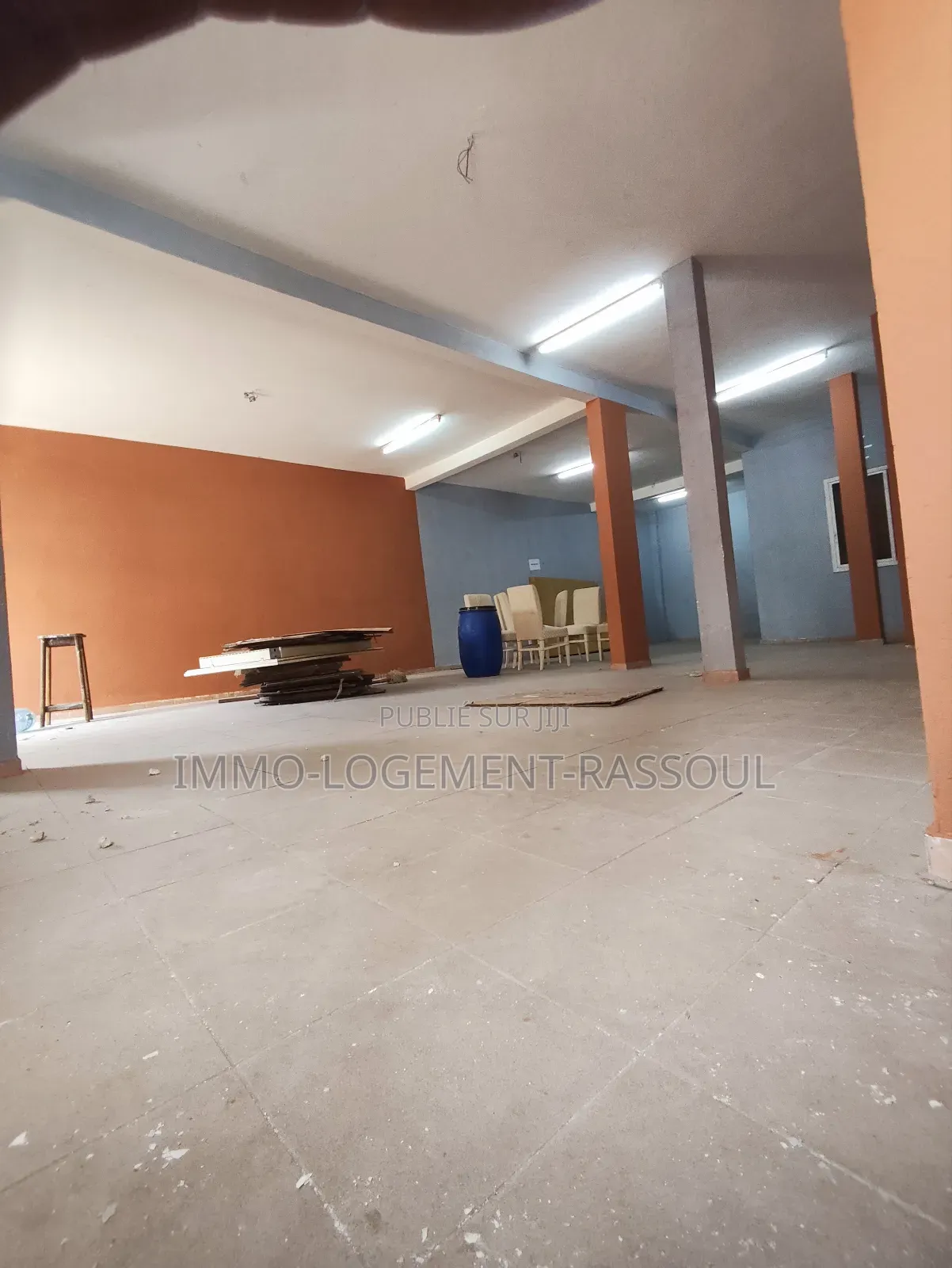 Dépôt 120m2 À Louer Sis À Mermoz VDN