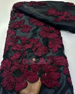 Nom: Tule Perlé Cérémonie Dubaï. Dimensions : 1m50 ( Less )