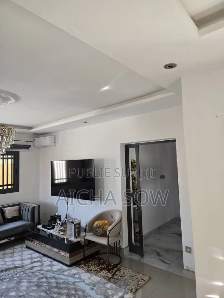 6chbre Villa dans Aïcha Immo, Région de Dakar à Vendre