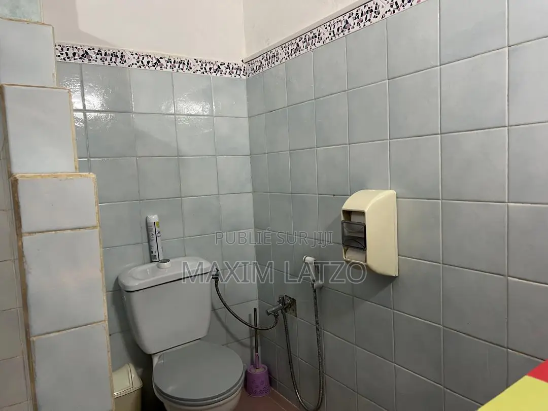 Furnished 1chbre Appartement dans Yoff à Louer