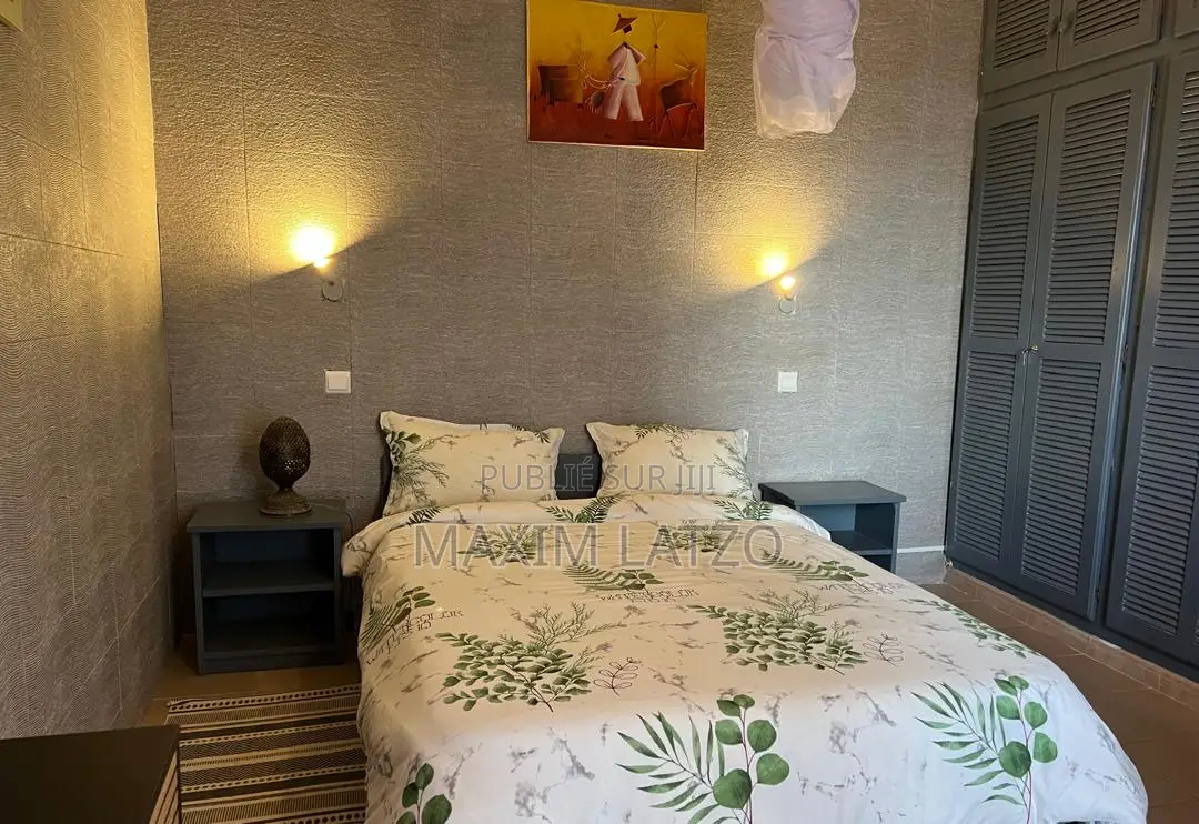 Furnished 1chbre Appartement dans Yoff à Louer