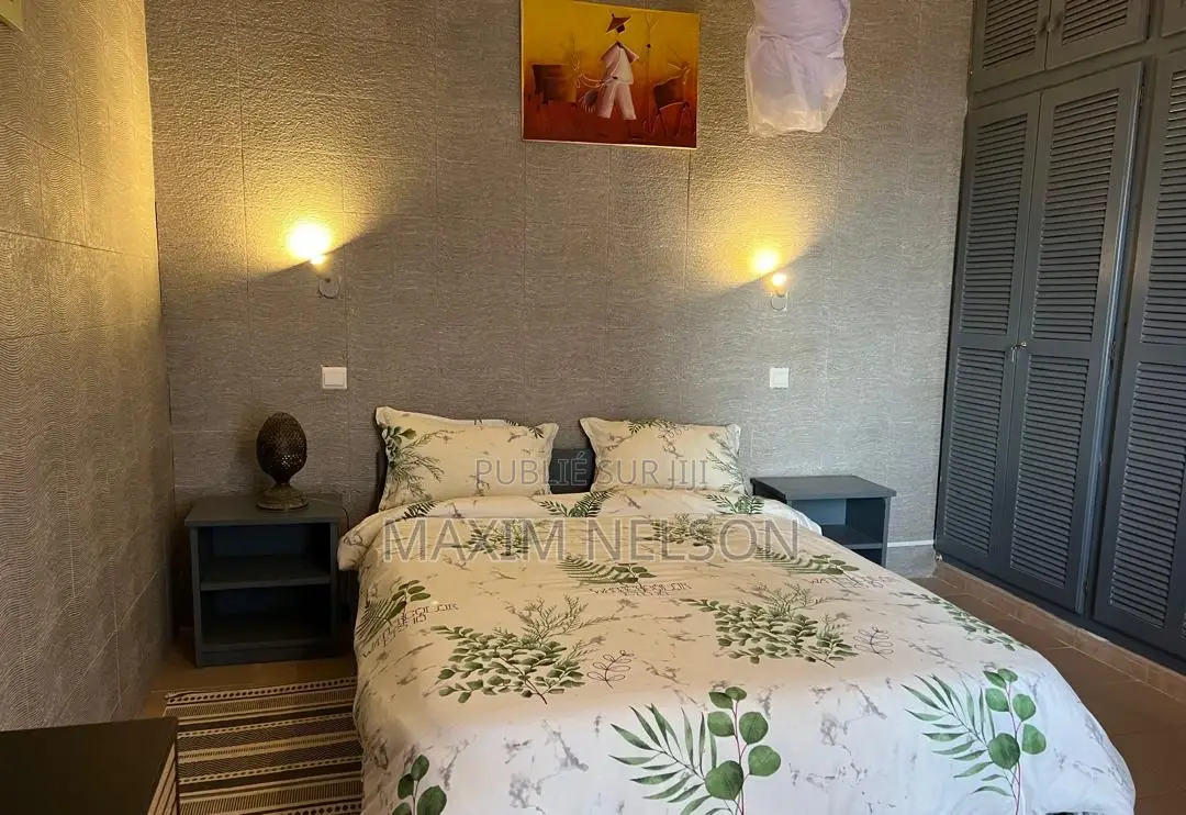 Furnished 1chbre Appartement dans Yoff à Louer