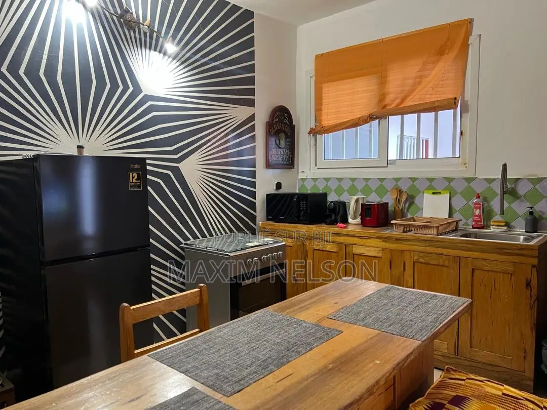 Furnished 1chbre Appartement dans Yoff à Louer
