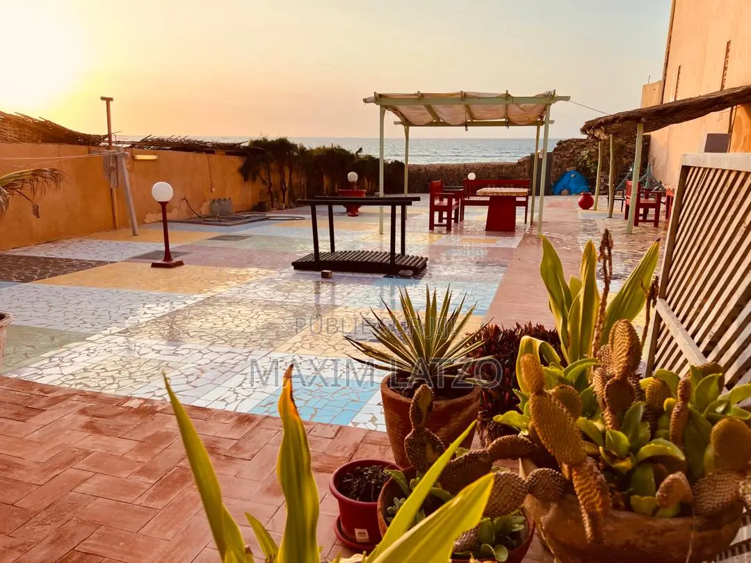 Furnished 1chbre Appartement dans Yoff à Louer