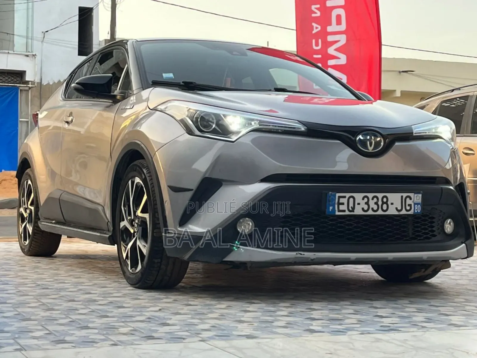 Toyota C-HR XLE FWD Sport Utility (2.0L 4cyl 2AM) 2018 Gris