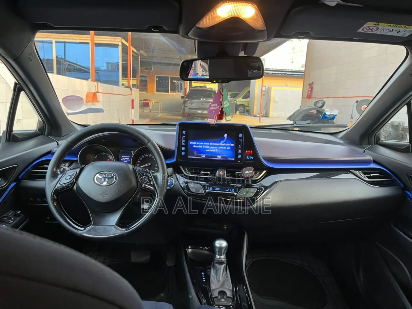 Toyota C-HR XLE FWD Sport Utility (2.0L 4cyl 2AM) 2018 Gris