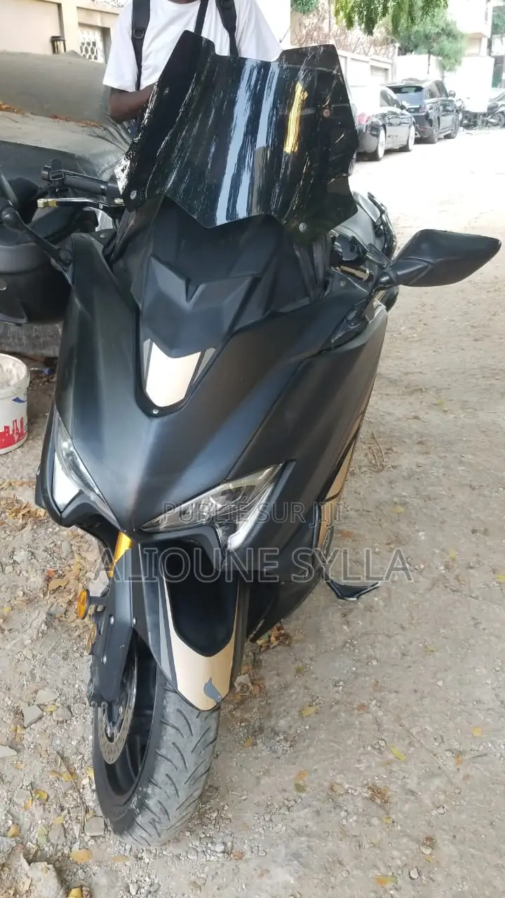 Yamaha Autre 2019 Black
