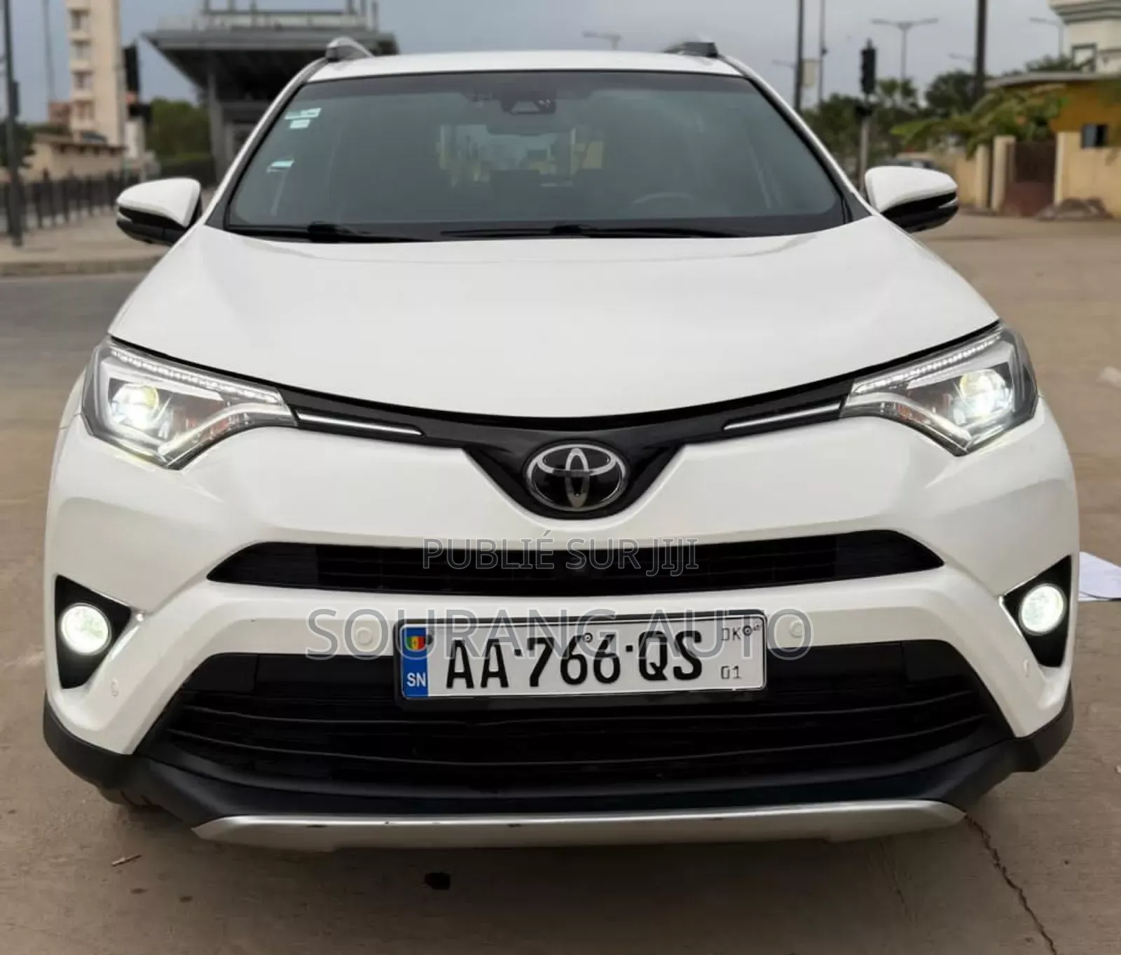 Toyota RAV4 LE FWD (2.5L 4cyl 6A) 2016 Blanc