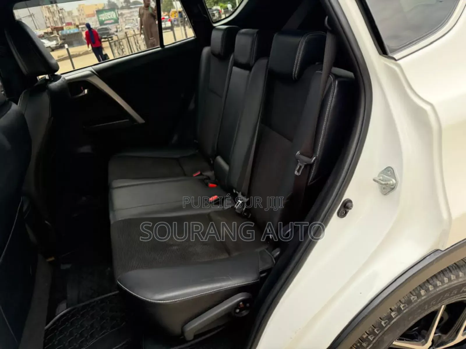 Toyota RAV4 LE FWD (2.5L 4cyl 6A) 2016 Blanc