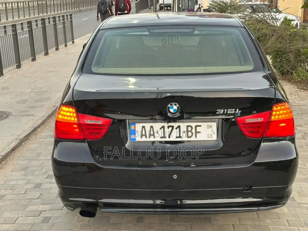 BMW 316i 2011 Black
