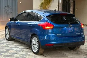 Ford Focus 2018 Bleu