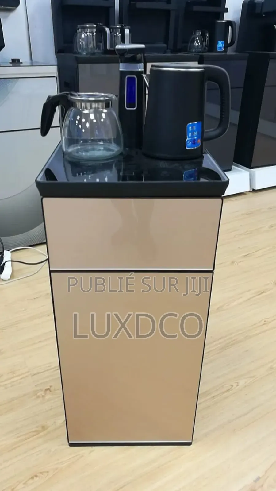 Fontaine Distributeur d'Eau Verticale Avec Chauffe Eau Et Théière