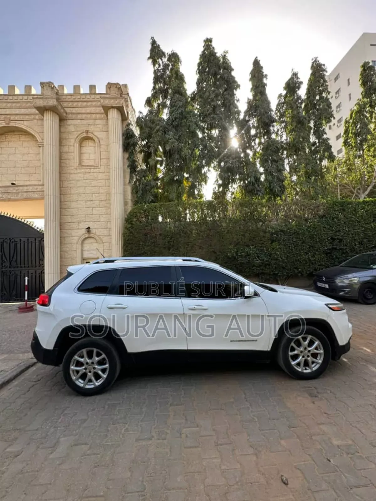 Jeep Cherokee Limited 4dr SUV 4WD (2.4L 4cyl 9A) 2015 Blanc