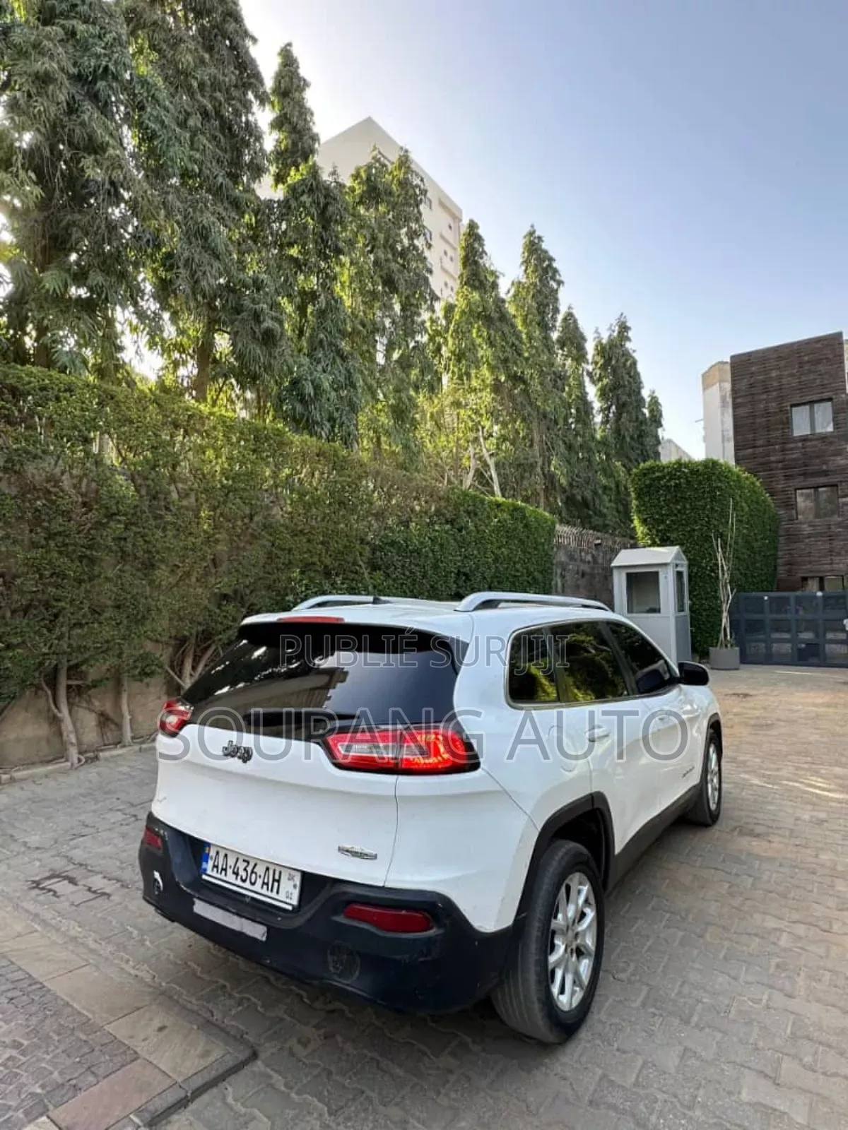 Jeep Cherokee Limited 4dr SUV 4WD (2.4L 4cyl 9A) 2015 Blanc