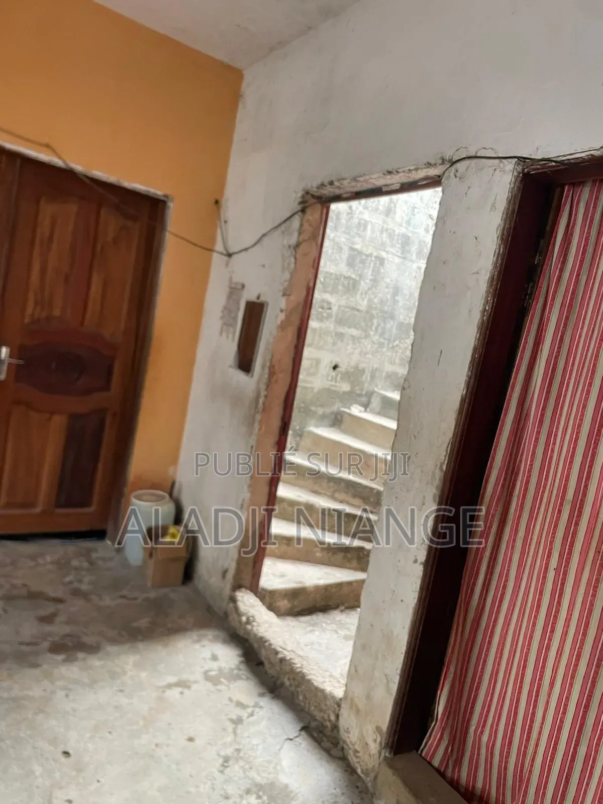 4chbre Maison dans Maison À Vendre, Rufisque à Louer