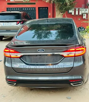 Ford Fusion Titanium AWD 2018 Gris