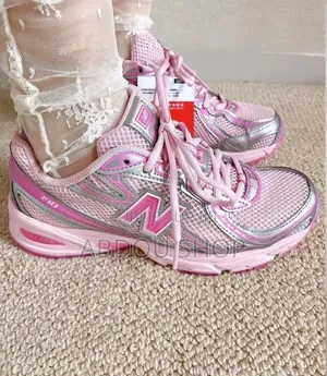 New Balance 740 Rose Disponible