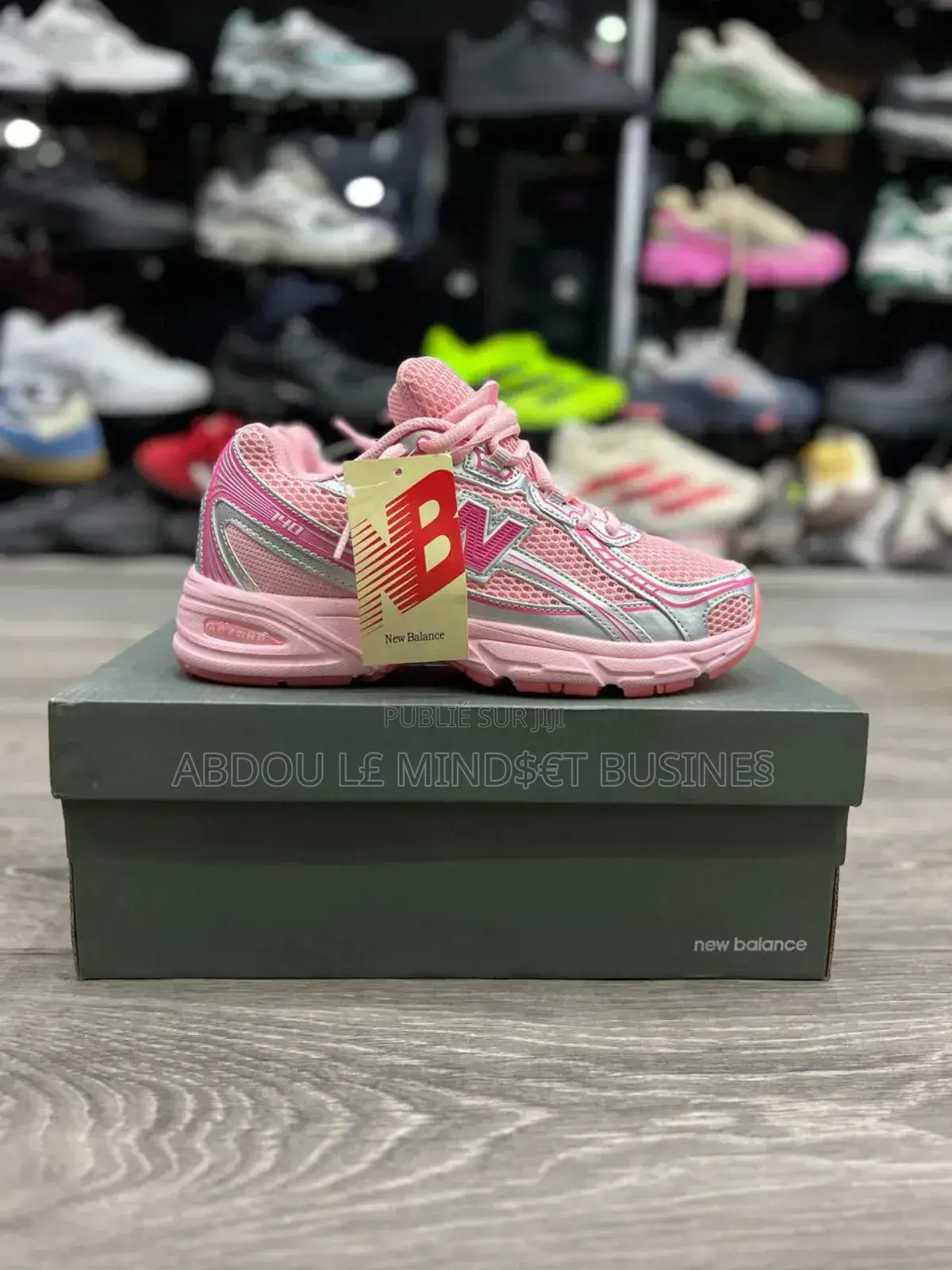 New Balance 740 Rose Disponible
