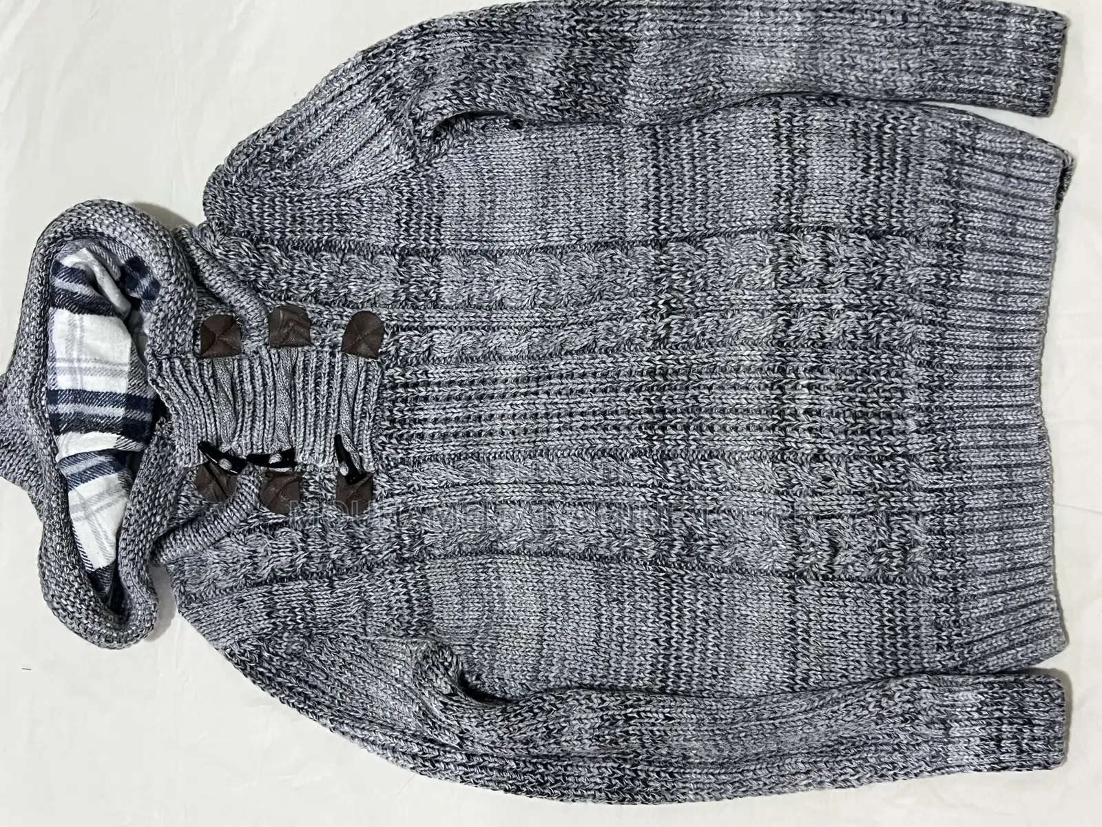 Cardigan Chez Alamine Friperie,