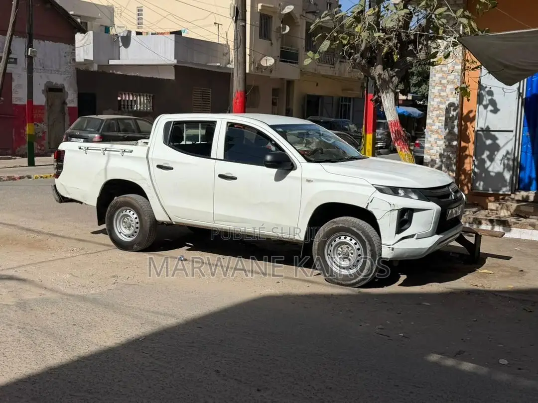 Mitsubishi L200 2022 Blanc