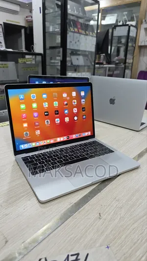 Ordinateur Portable Apple MacBook Pro 2017 16GB Intel Core I7 SSD 256GB