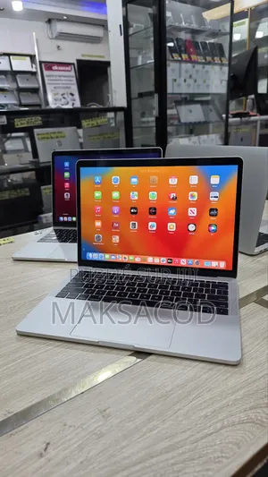 Ordinateur Portable Apple MacBook Pro 2017 16GB Intel Core I7 SSD 256GB