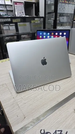 Ordinateur Portable Apple MacBook Pro 2017 16GB Intel Core I7 SSD 256GB